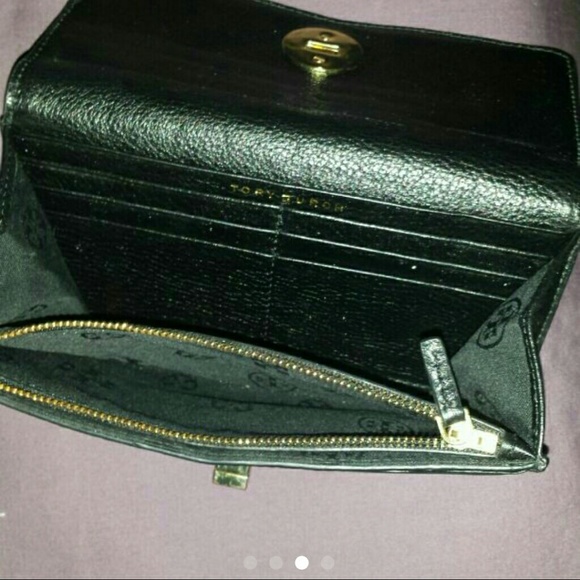 *SOLD* Tory Burch Mercer wallet - Picture 2 of 4