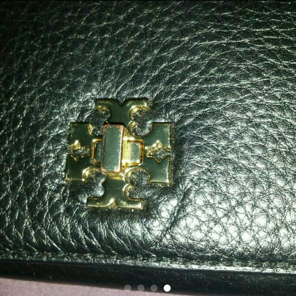 *SOLD* Tory Burch Mercer wallet - Picture 4 of 4