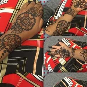 Meet your Posher, Laila