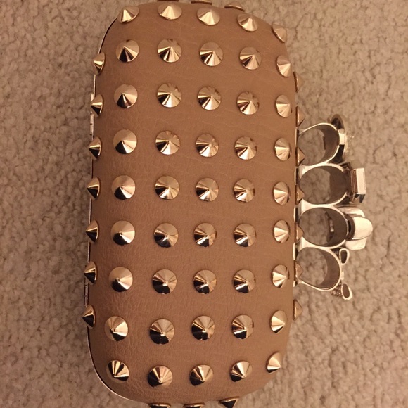 Knuckle clutch purse ❌SOLD❌ - Picture 3 of 4