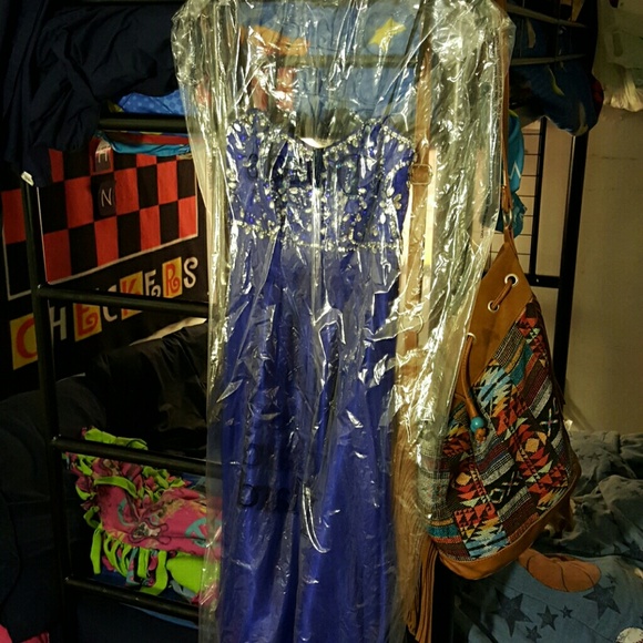 Prom dress - Picture 2 of 4