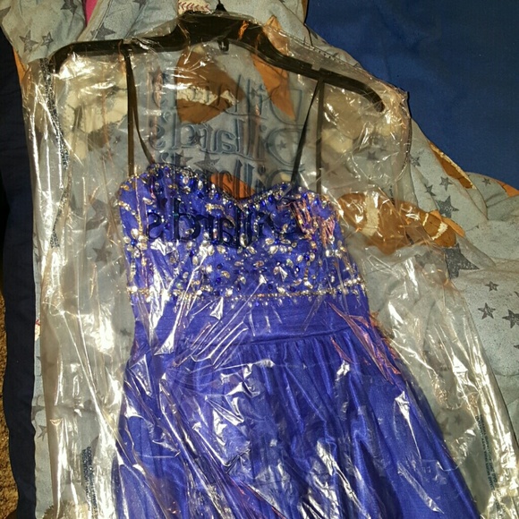 Prom dress - Picture 3 of 4