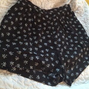 👍🏻Sold👍🏻Tropical Palm Tree Shorts