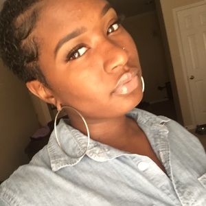 Meet your Posher, Erica