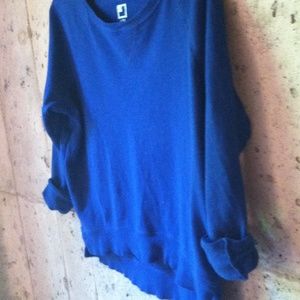 Blue pull-over