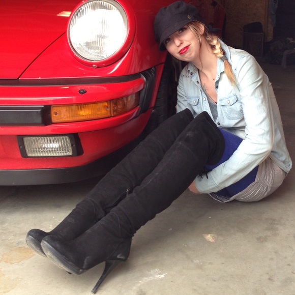 Megan ~ Meet the Posher - Picture 3 of 3