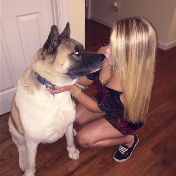 Meet your Posher, Ella