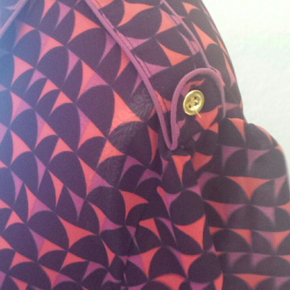 *GIFTED**Sophisticated 'Ana' Red/Black/Purple - Picture 2 of 4