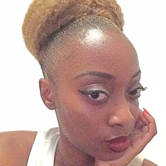 Meet your Posher, Danielle