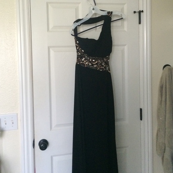 Prom dress - Picture 2 of 4