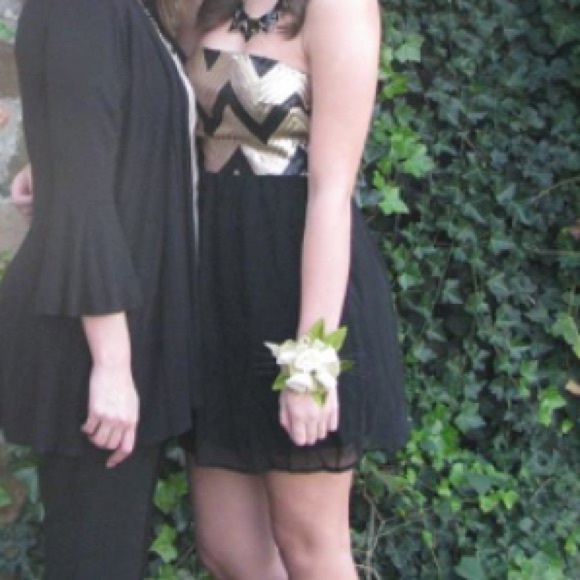 Homecoming dress - Picture 2 of 4