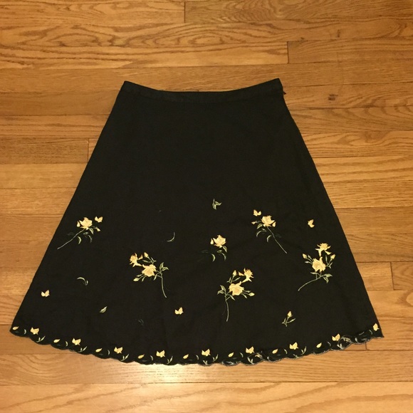 Anthropologie Dresses & Skirts - Anthropologie Embroidered Skirt, sz M