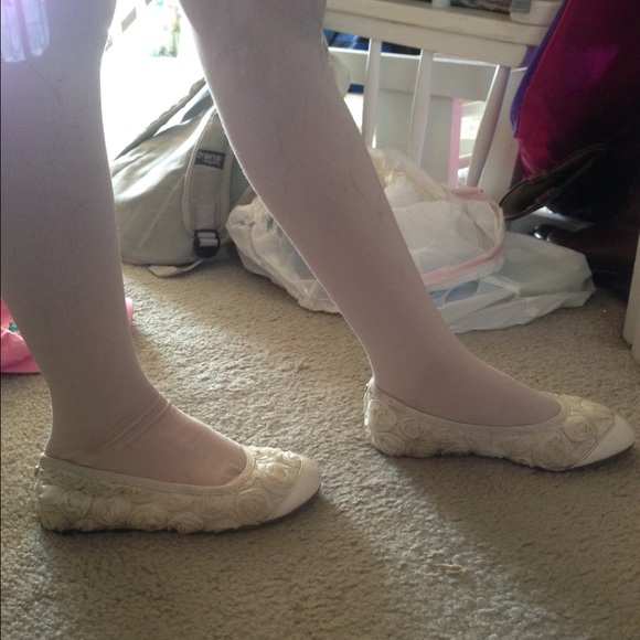 Michael Kors white floral girls flats - Picture 2 of 4