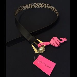 🎀 NWT Betsey Johnson Jeweled Belt 🎀