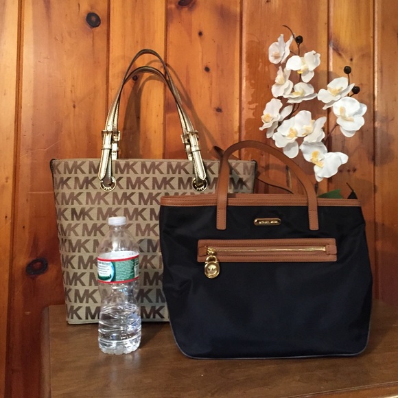 💖Large MK Tote💖 - Picture 2 of 4