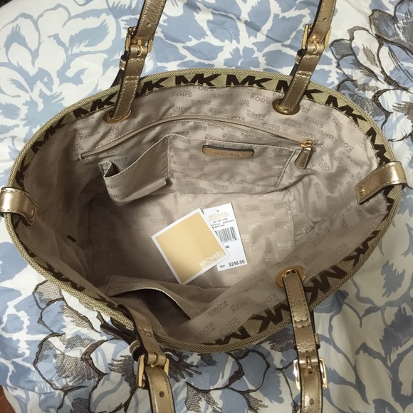 💖Large MK Tote💖 - Picture 4 of 4