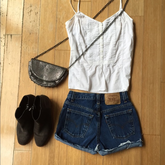 Vintage high waist Levi's denim jean shorts