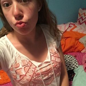 Meet your Posher, Alicia