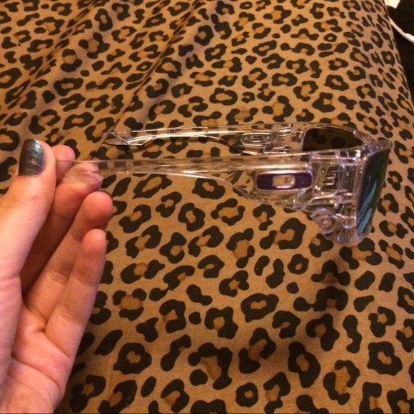 Oakley sunglasses (used very lightly) - Picture 2 of 5
