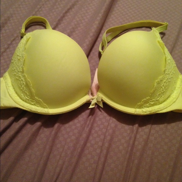 Victoria secret yellow push up in great condition