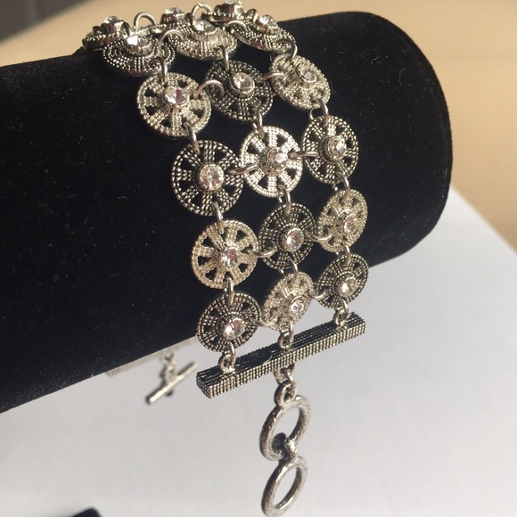 Premier Designs  Jewelry - 💕🎉Host Pick 9/7/15🎉💕Premier Toggle Bracelet