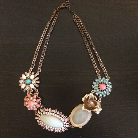 Statement Necklace - Picture 2 of 4