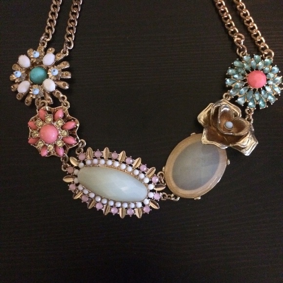 Statement Necklace - Picture 3 of 4