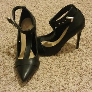 Pointy heels