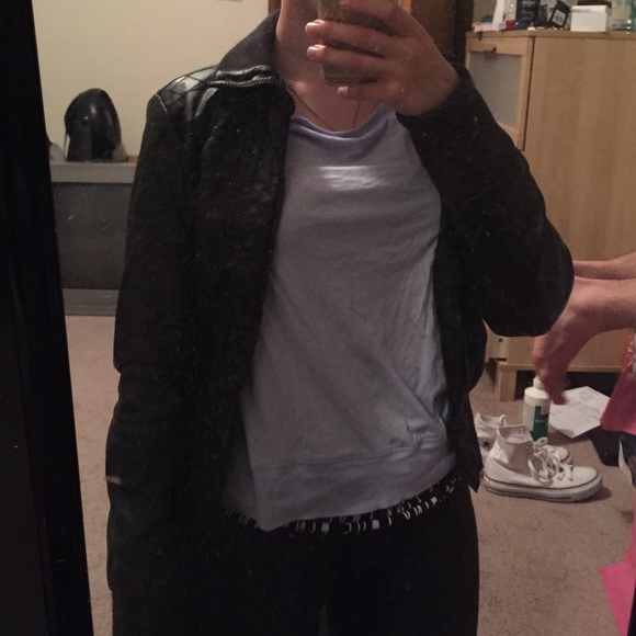 leather jacket - Picture 3 of 4