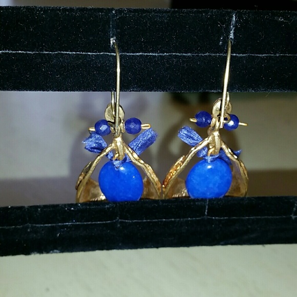Earing - Picture 2 of 3