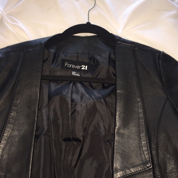 Forever 21 Jackets & Coats - Crop Faux Leather jacket Forever 21 Jackets & Coats - Crop Faux Leather jacket