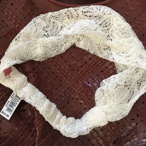 🎀 SALE 🎀 Lace headband from Nordstrom - Picture 2 of 3