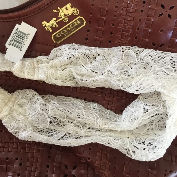🎀 SALE 🎀 Lace headband from Nordstrom - Picture 3 of 3
