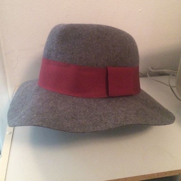 floppy hat - Picture 2 of 2