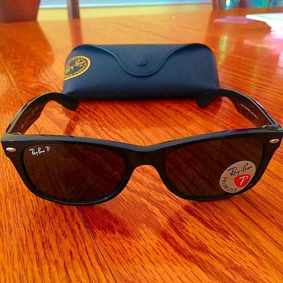 NEW! Black Ray-Ban Polarized Wayfarer - Picture 1 of 4