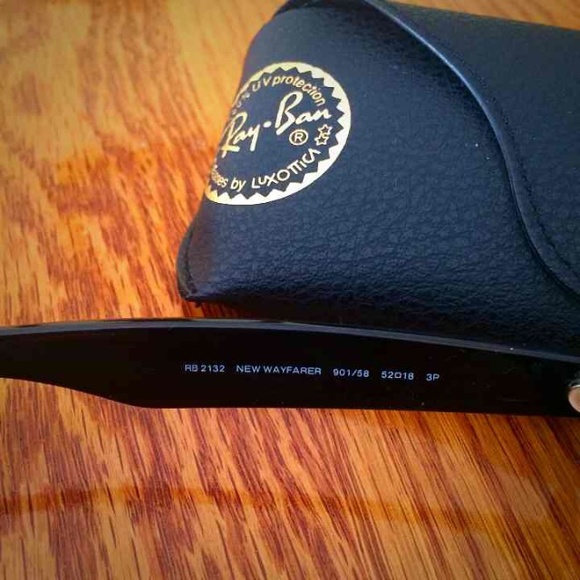 NEW! Black Ray-Ban Polarized Wayfarer - Picture 3 of 4