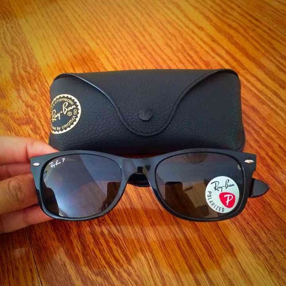 NEW! Black Ray-Ban Polarized Wayfarer - Picture 2 of 4