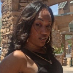 Meet your Posher, Janelle