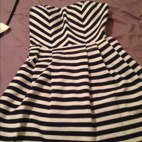 Forever 21 strapless stripe dress never worn