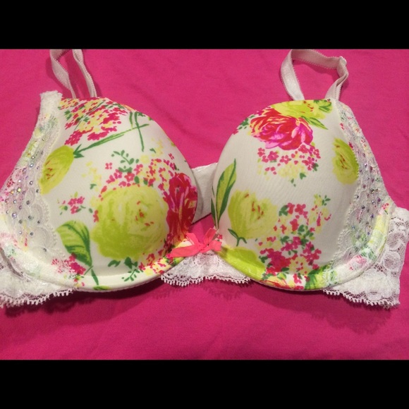 Victoria's Secret Other - VICTORIA'S SECRET Dream Angels Push Up Bra