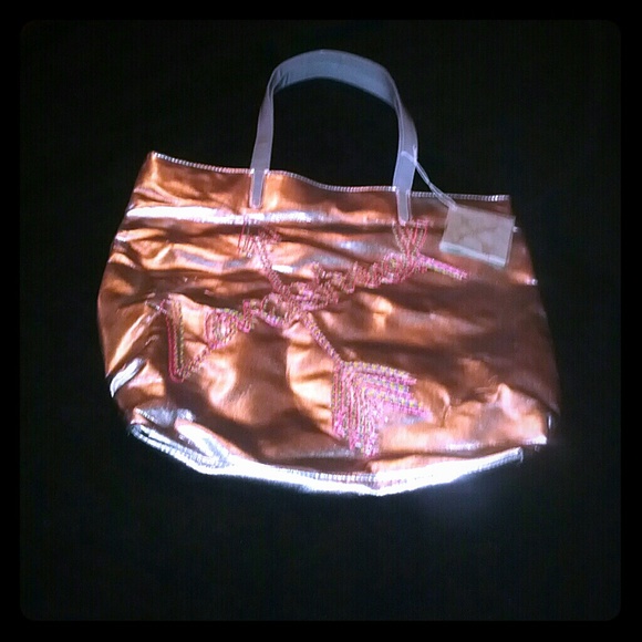 VERA WANG TOTE SILVER WITH PINK &GREY STITCHING - Picture 1 of 4