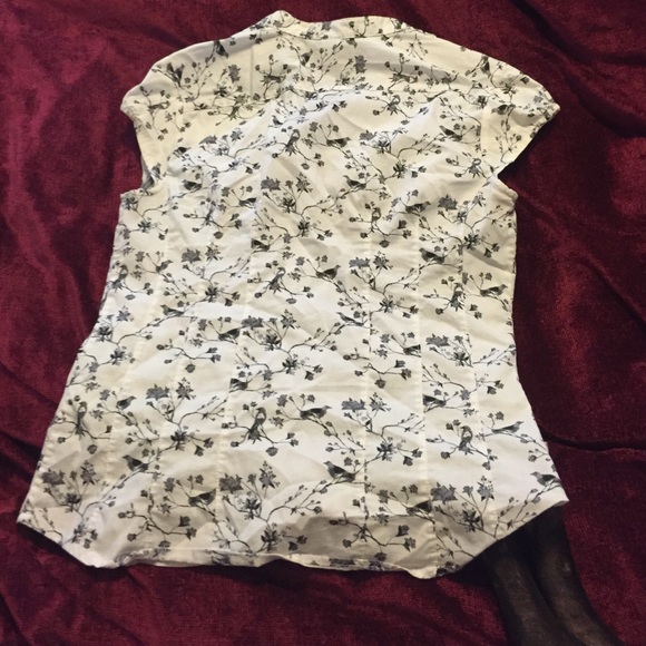 Light button up - Picture 2 of 2