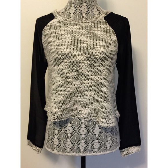 LA Hearts chiffon sleeve raglan top