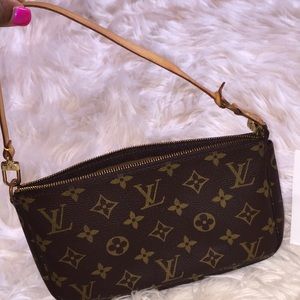 Authentic Louis Vuitton pochette SOLD