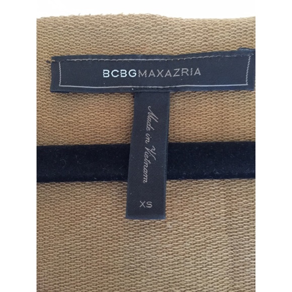 BCBGMaxAzria Tops - Metallic Gold Sleeveless Top BCBGMaxAzria Tops - Metallic Gold Sleeveless Top