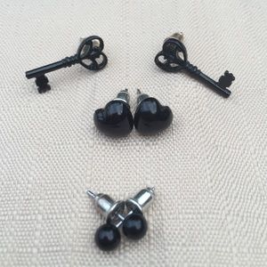 Black Earring Set