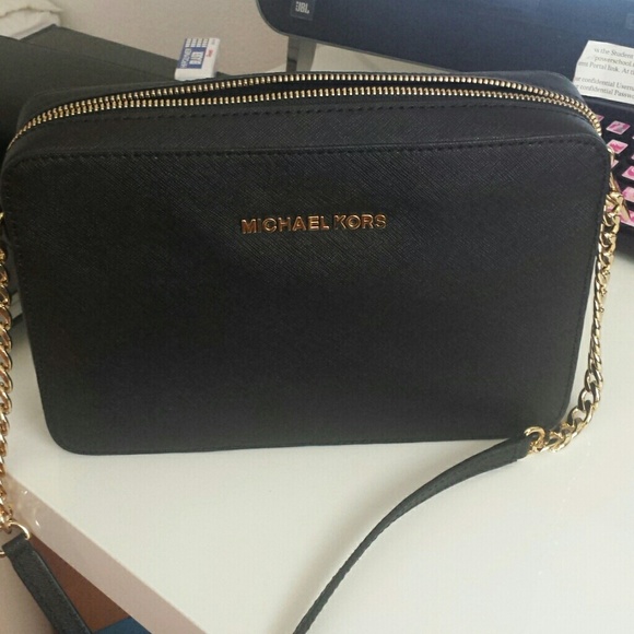 Michael Kors - Large Saffiano Leather Crossbody