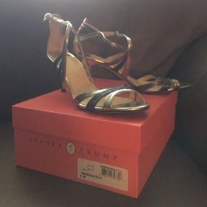 Ivanka trump size 9 pewter sandal