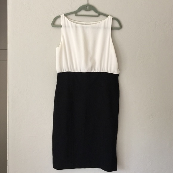 Ann Taylor shift dress in Sz 8