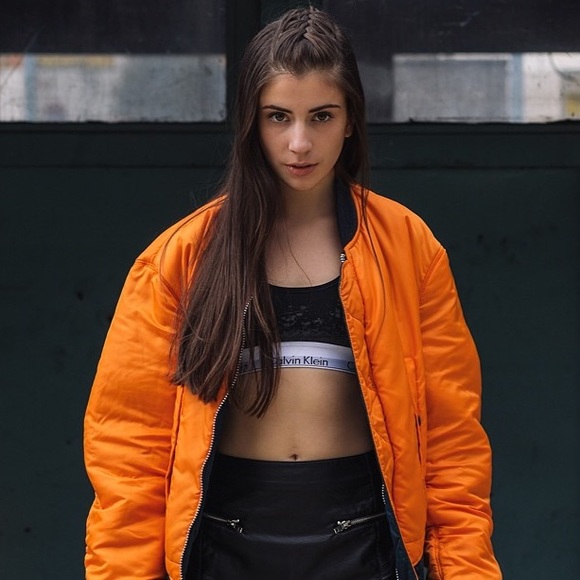 Meet your Posher, Gina - Picture 2 of 4